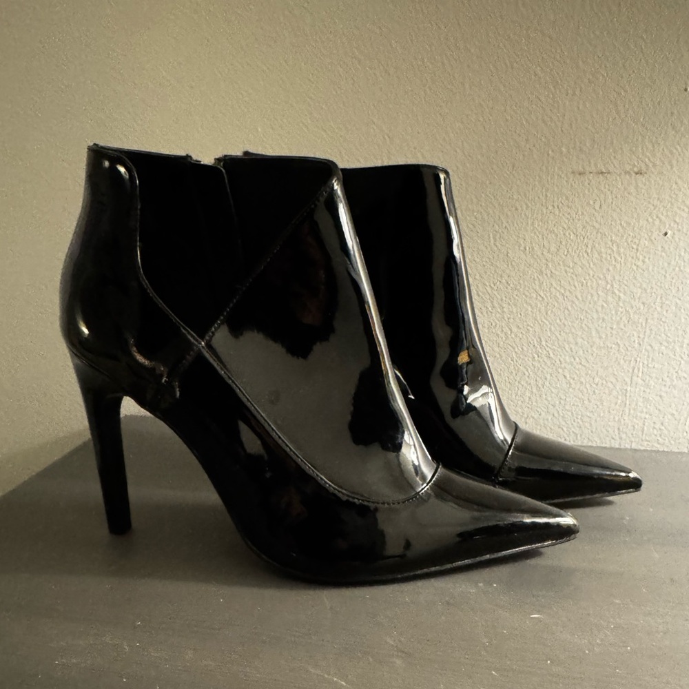 ZARA Black Patent Pointed-Toe Booties – EU 41 / US 10 – Never Worn (No Tags)